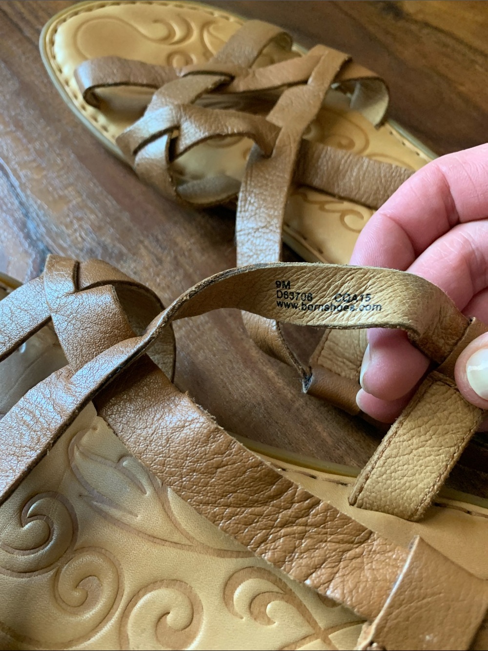Born sandals